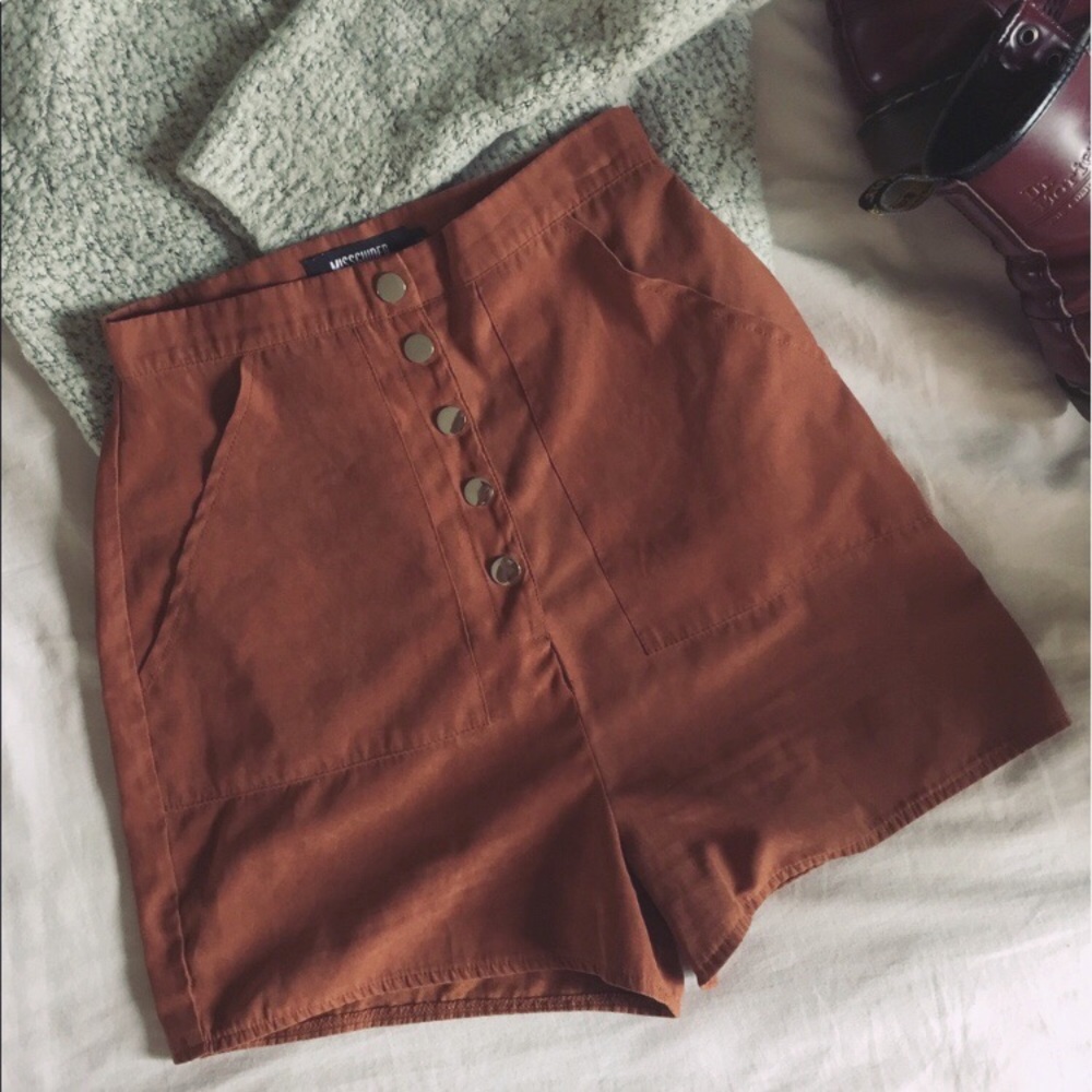 💛High-waisted button-up shorts💛