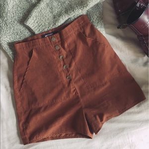 💛High-waisted button-up shorts💛