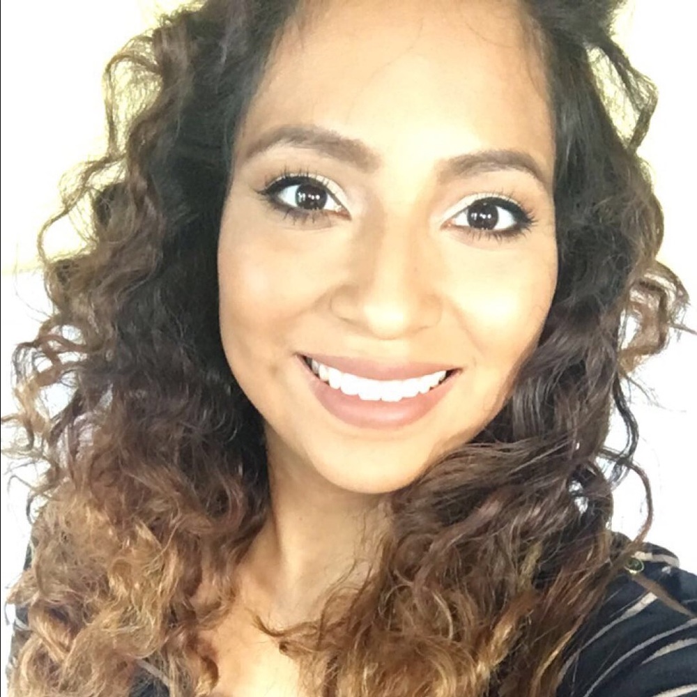 Meet your Posher, Gabriela