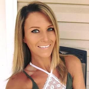 Meet your Posher, Apryl