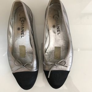 CHANEL classic ballet flat.. authentic