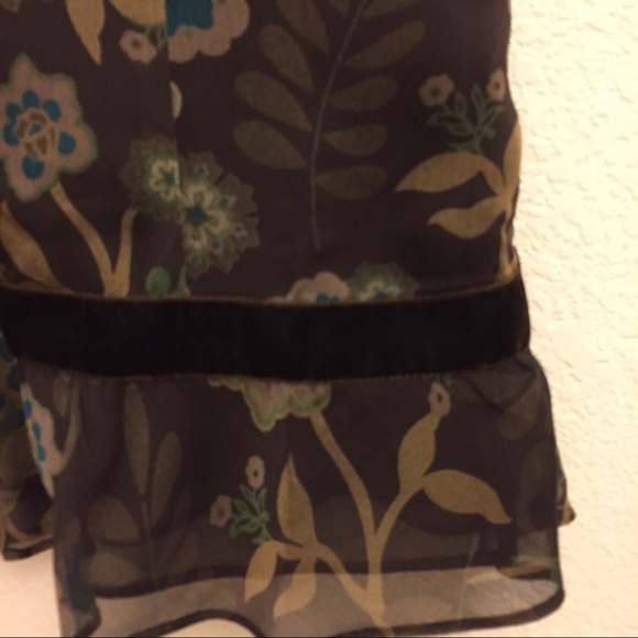 Ann Taylor Loft Top - Picture 2 of 8