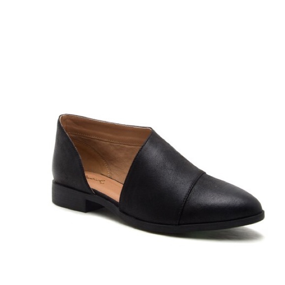 🇺🇸SALE The Arizona Black Closed Toe Flats - Picture 3 of 4