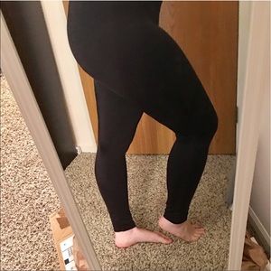 VS black spandex-like leggings