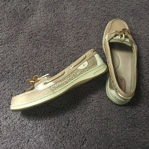 Gold sperrys