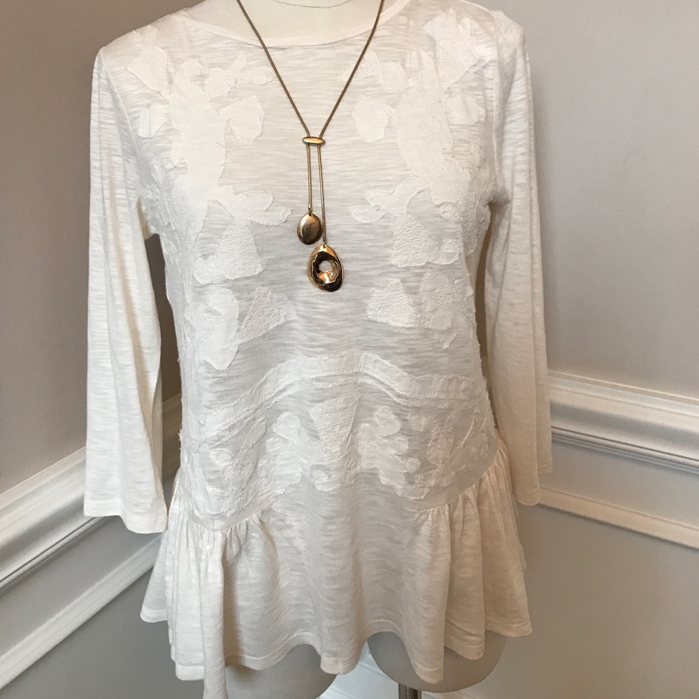 ANN TAYLOR LOFT Cream colored Top - Sz M