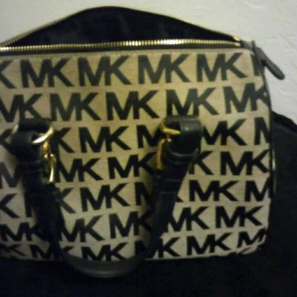 MICHAEL KORS