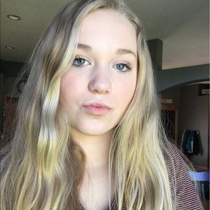 Meet your Posher, Ella