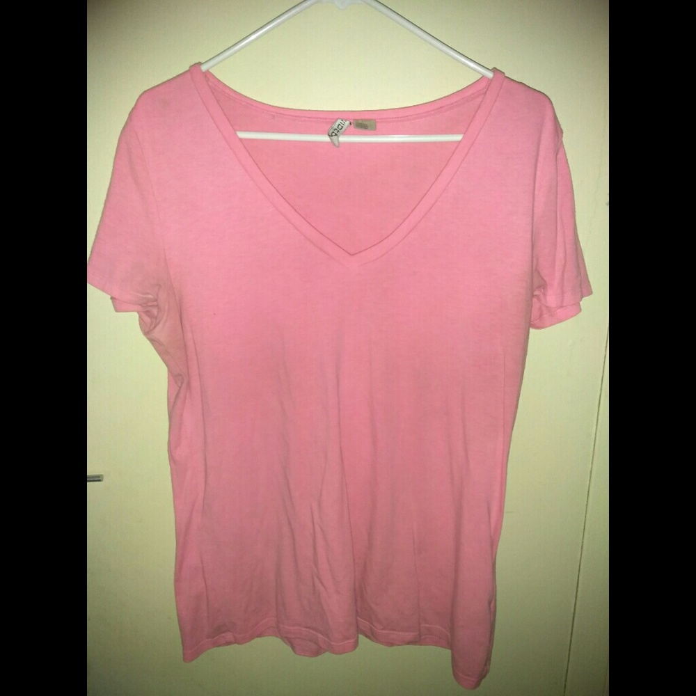 Pink vneck tee