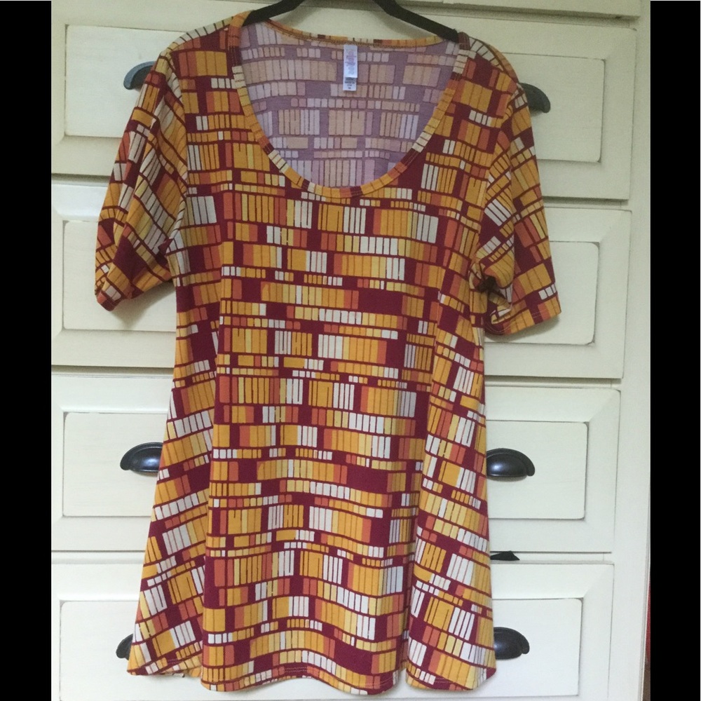 Lularoe Perfect Tee Medium