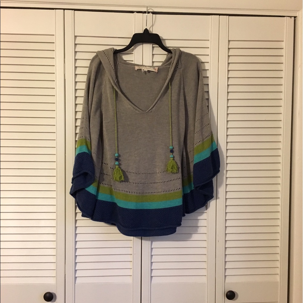 Hooded Poncho OS