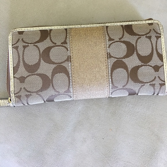 Coach Wallet - Picture 3 of 5