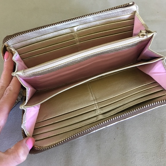 Coach Wallet - Picture 4 of 5