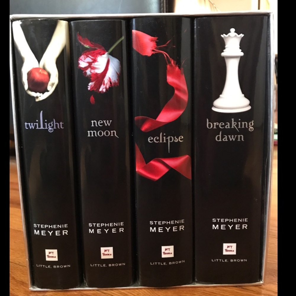 🆕 Twilight Saga Hard Cover Collection 📚