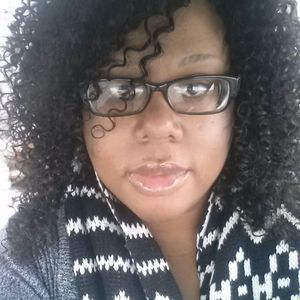 Meet your Posher, Desiree