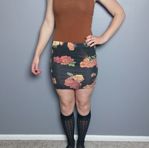 Urban Outfitters Dresses & Skirts - Floral mini bodycon skirt