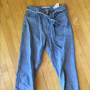 High-rise ZARA Jeans!