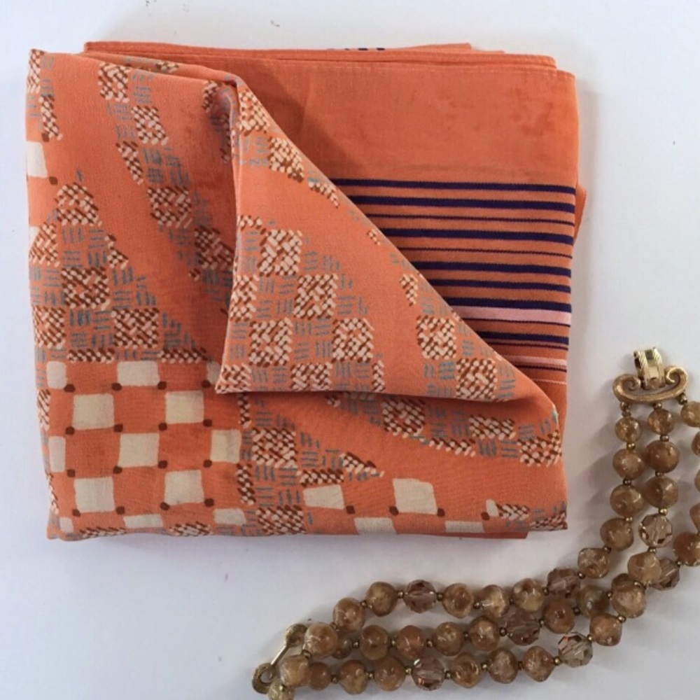VINTAGE SCARF - Picture 1 of 7