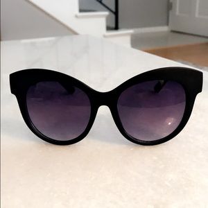 QUAY AUSTRALIA "MAIDEN" SUNGLASSES