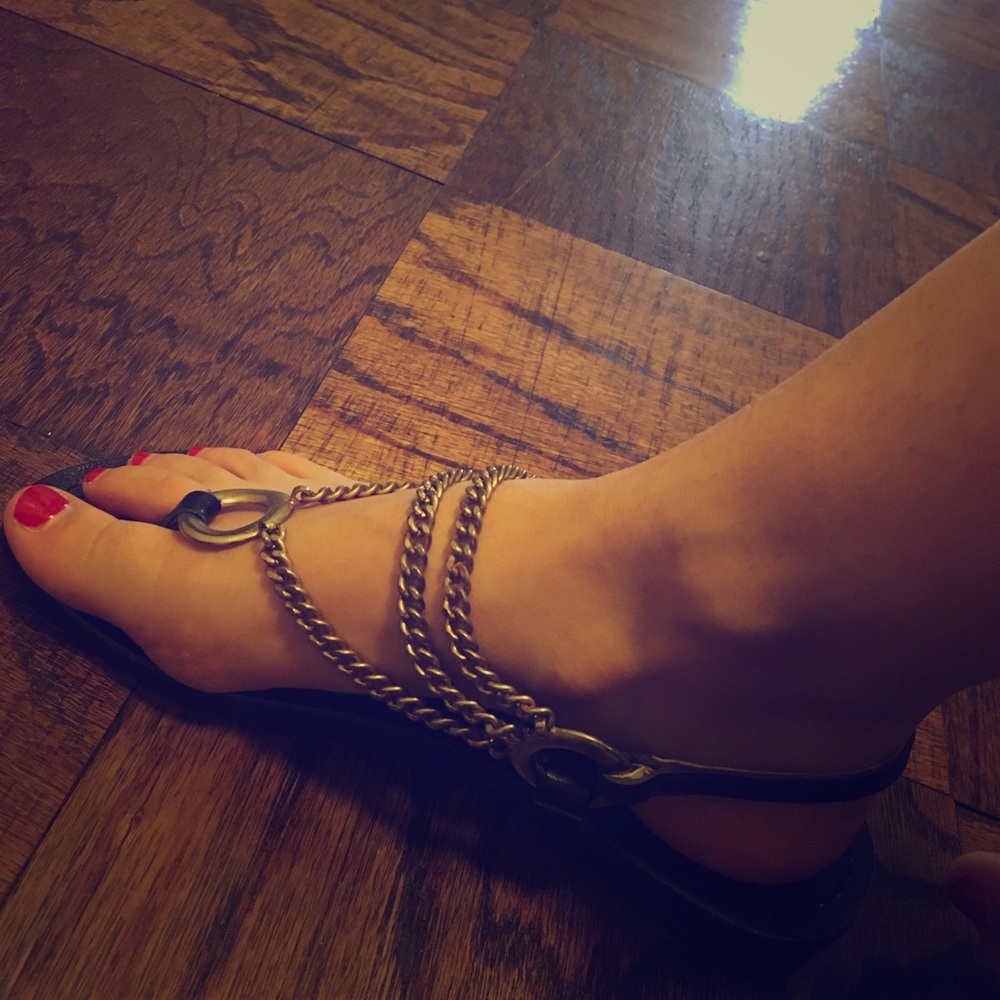 BCBG sandal
