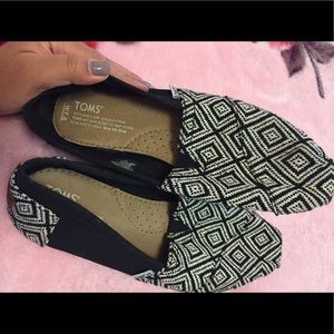 Women's TOMS shoes