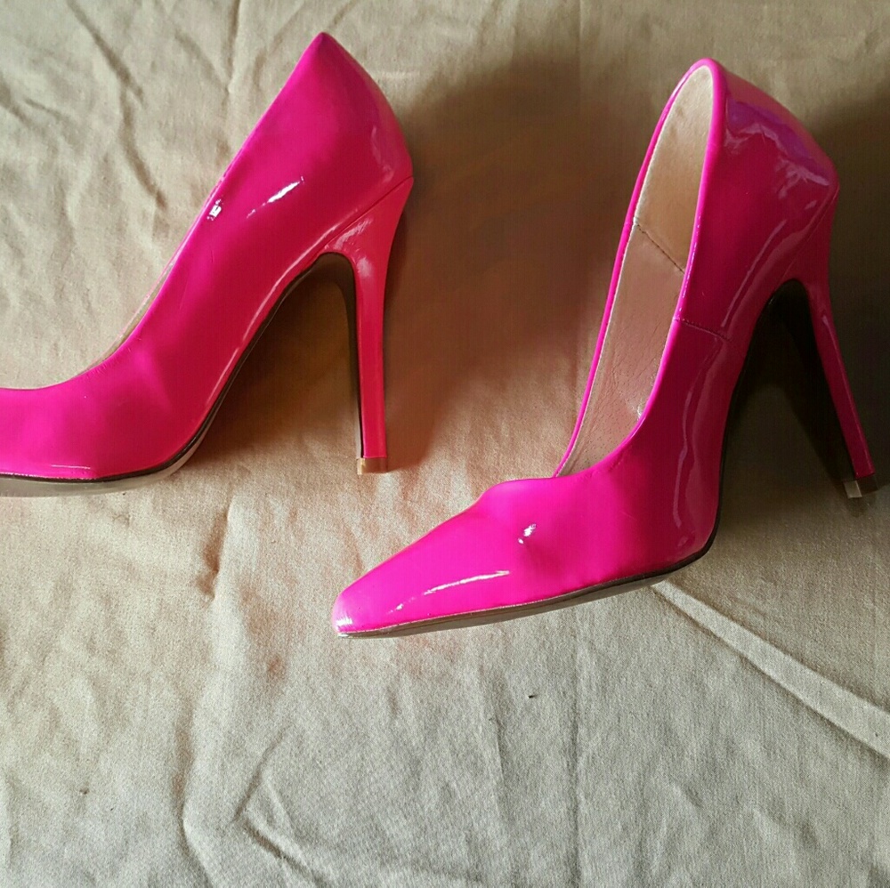 Neon Pink Pointed Toe Pumps