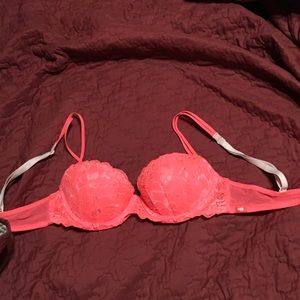 32B PINK bra