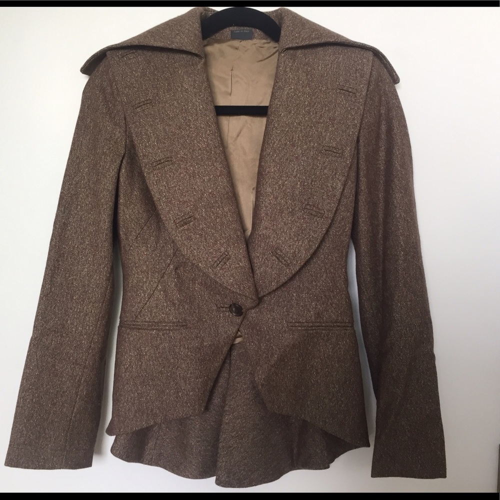 Classic cut Alexander McQueen wool Blazer.