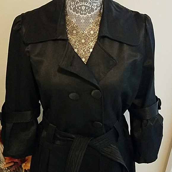 Elegant black satin trench coat - Picture 2 of 6