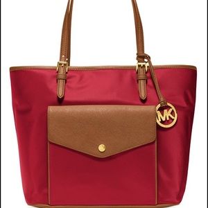 🔺🔺 Michael Kors Jet Set Nylon Tote 🔺🔺
