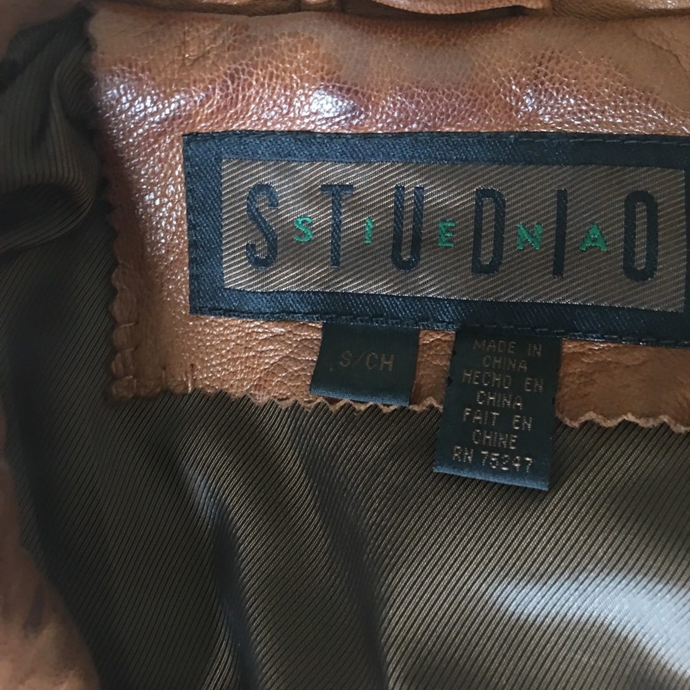 Leather jacket! - Picture 4 of 7