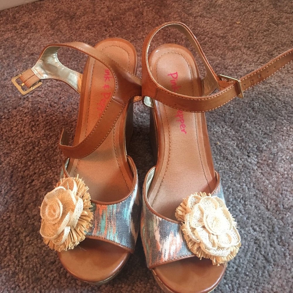Flower wedges