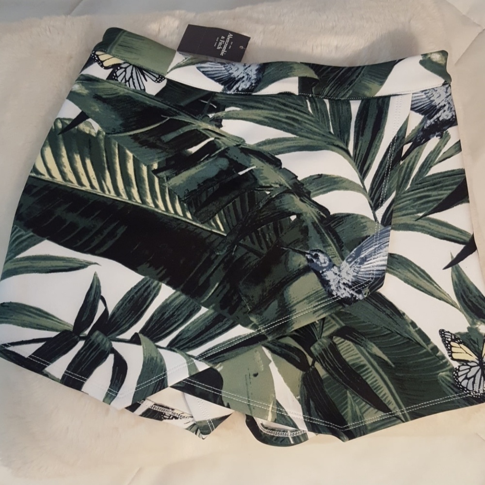 Abercrombie & Fitch Green life Neoprene Skort