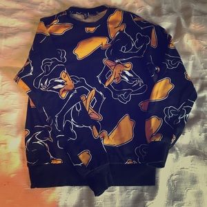 H&M men's XS Daffy Duck crew neck pullover