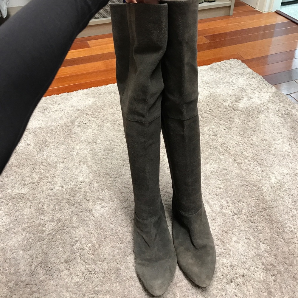 STEVE MADDEN OTK Gray Suede Boots