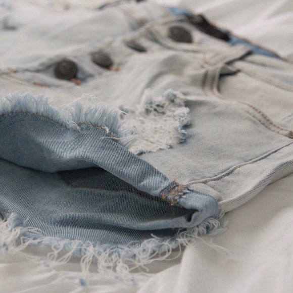 Amagansett Denim Shorts - Picture 6 of 7