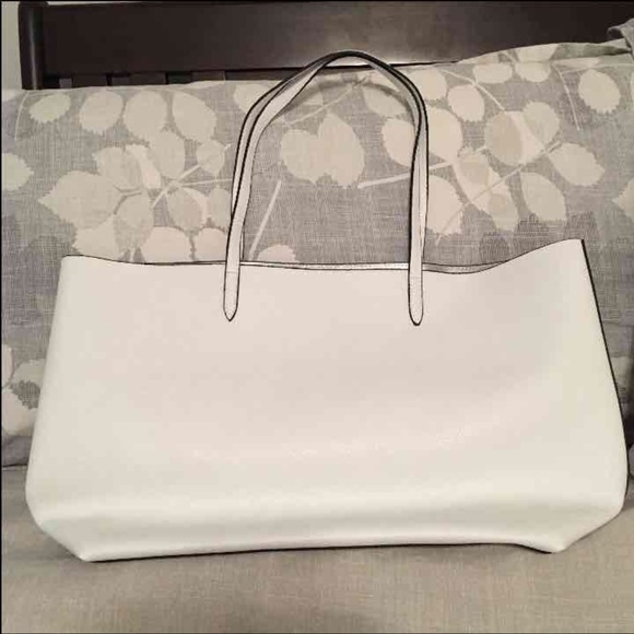 Large Victoria's Secret tote! FINAL SALE PRICE - Picture 3 of 4