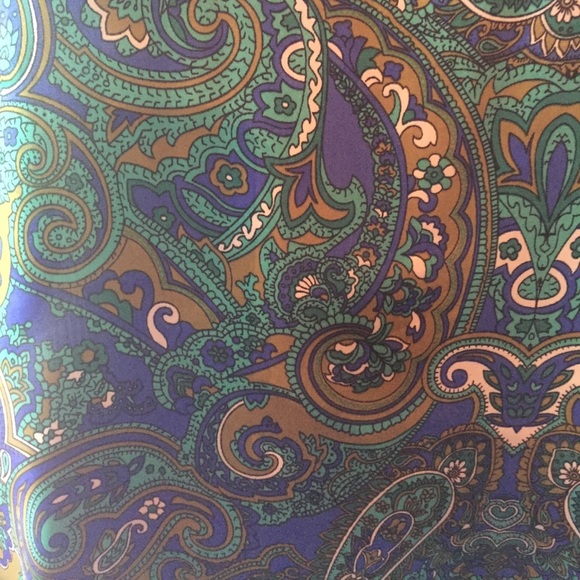 Green Paisley Relaxed Top - Picture 4 of 5