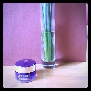 Multi-action lifting eye cream