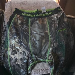 Men's camo underarmour long johns