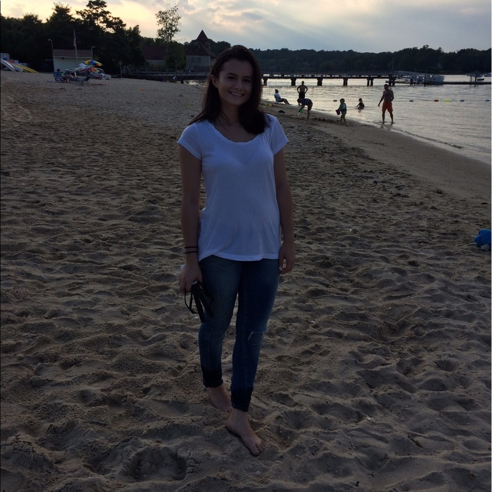 Meet your Posher, Derya