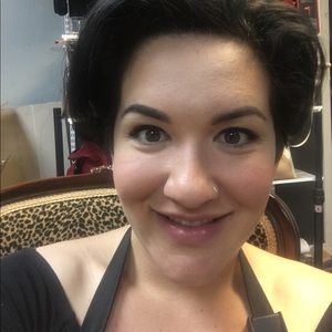 Meet your Posher, Annie