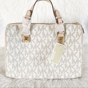 😍 Michael Kors signature satchel