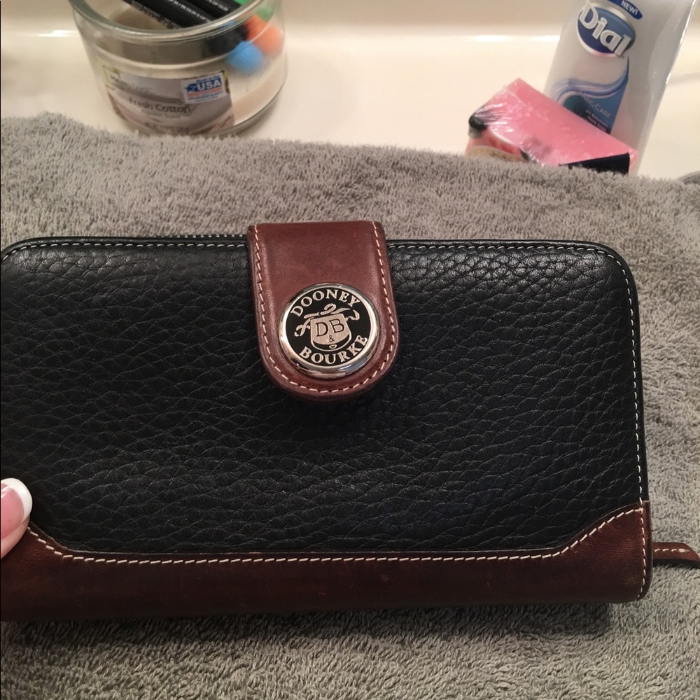 Black and Brown pebbles Dooney and Burke wallet.