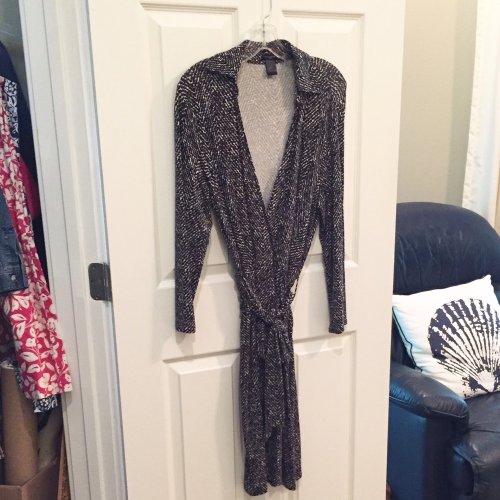 Ann Taylor Faux Wrap Dress Black/Cream Size 6