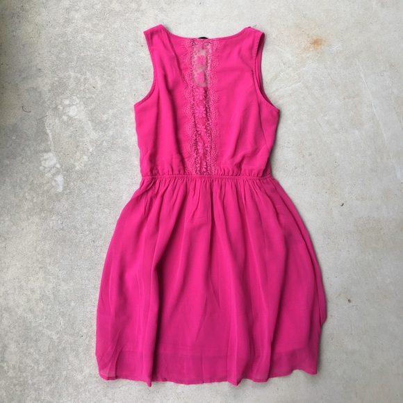 Doe & Rae Pink Lace Detail Dress - Picture 7 of 7