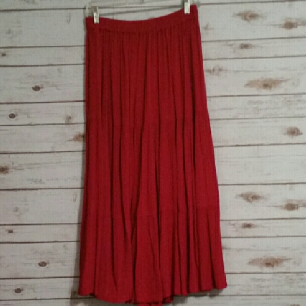 Bonjour size Large red elastic waist skirt.