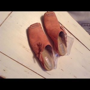 Pr!vo By Clarks Leather Slides With Side Bows