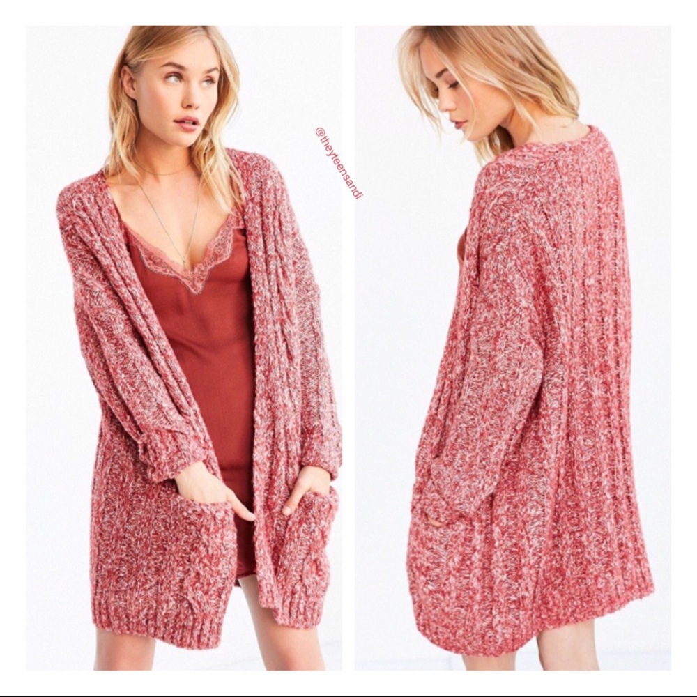 Urban Outfitters Hannah Red Cable Cardigan - Picture 2 of 4