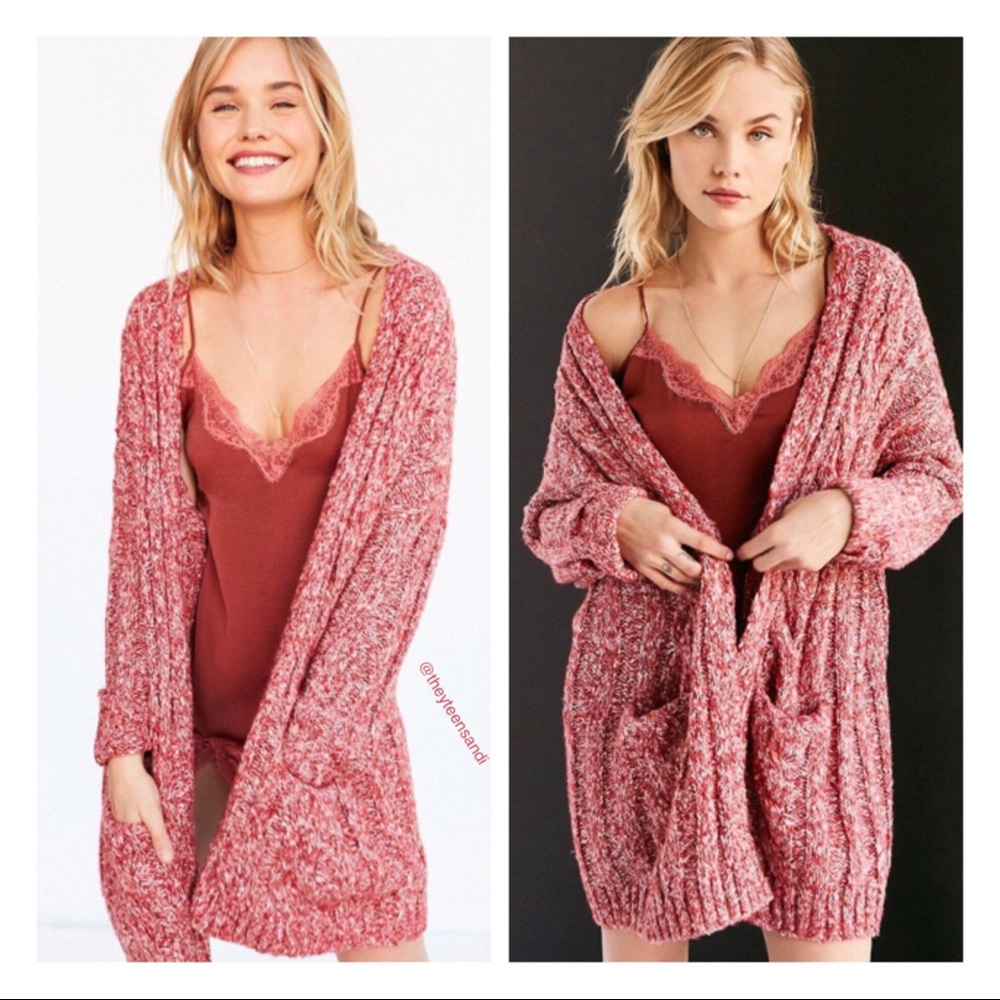 Urban Outfitters Hannah Red Cable Cardigan - Picture 3 of 4